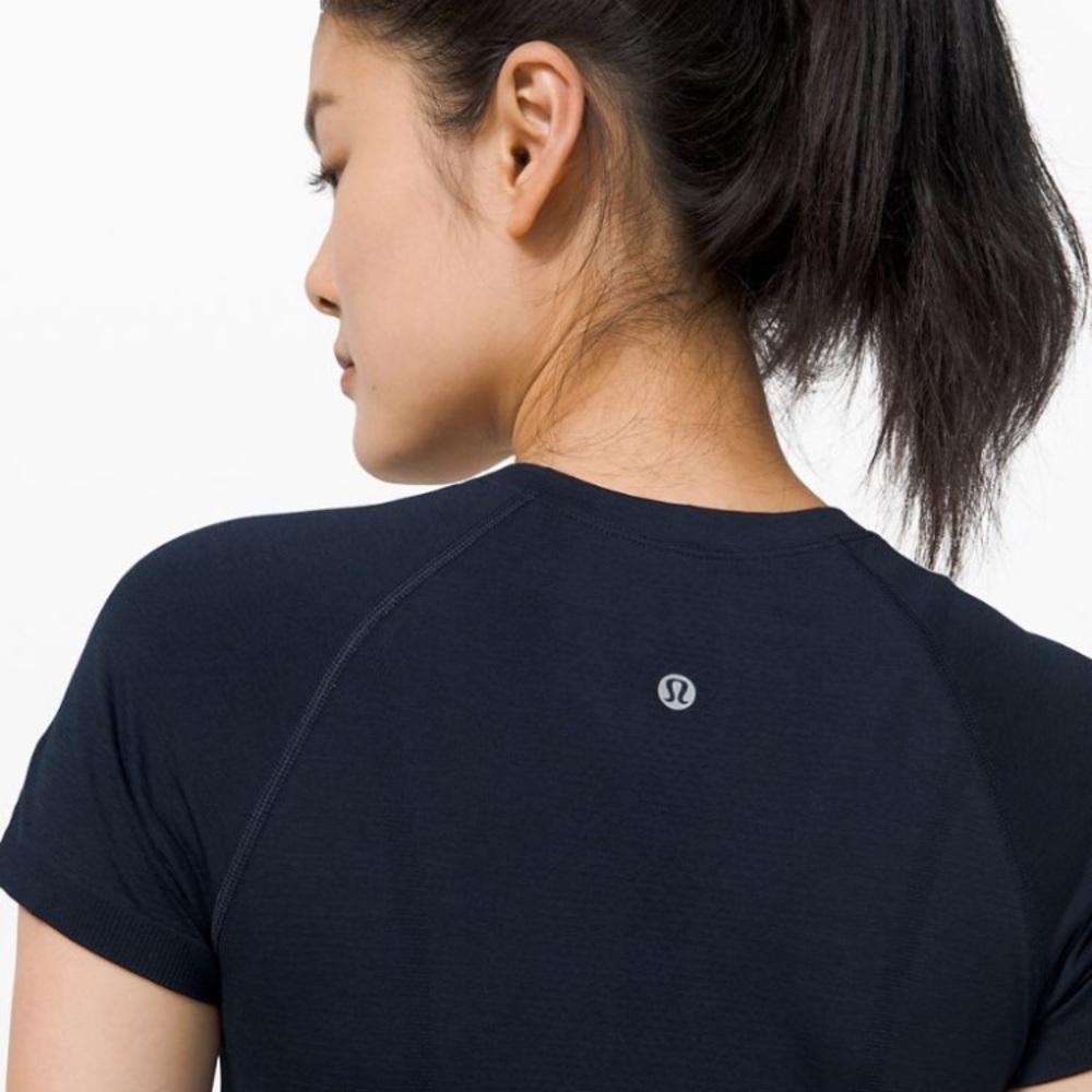 ISO BLACK/NAVY LULULEMON SWIFTLY TECH SHORT SLEEVE